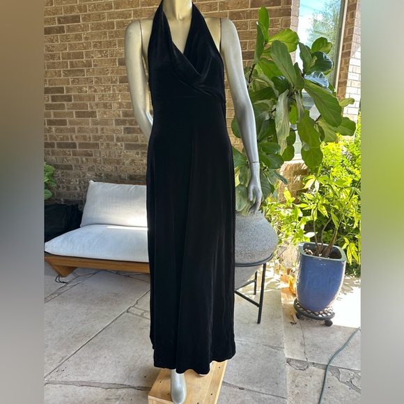 BCBGMaxAzria Dresses & Skirts - BCBG NWT-Stretch Velvet Gown- M